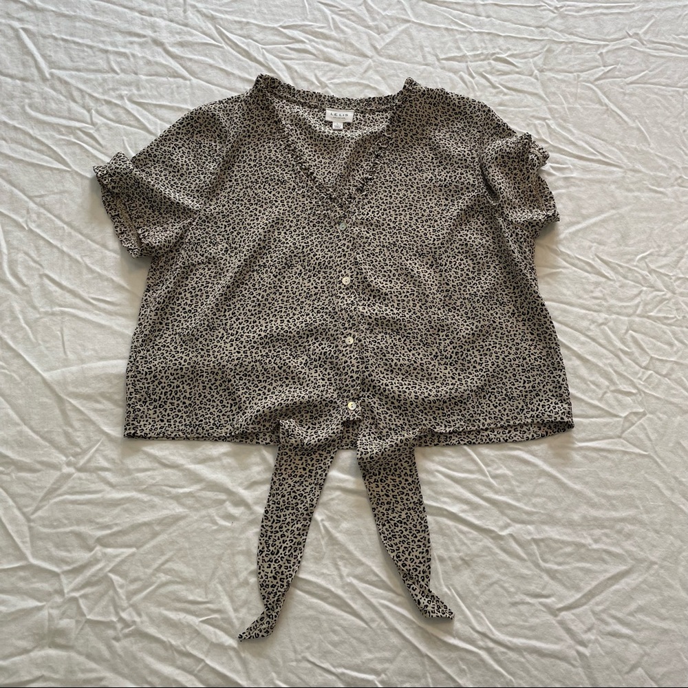 Lelis Leopard Crop Tie Front Blouse size L